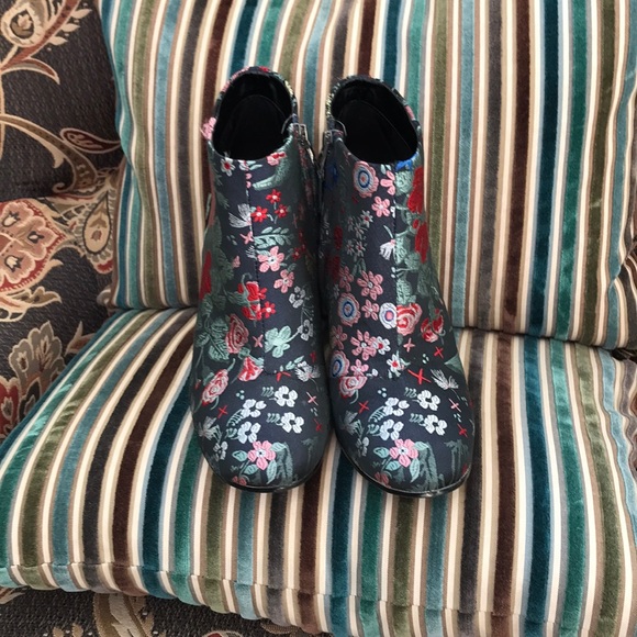 Brocade Boots by Sam Edelman - Picture 1 of 5